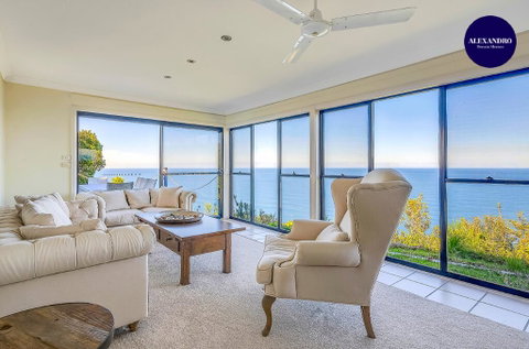 STUNNING CLIFF TOP HOME // POOL & GAMES - Hotel NSW 0