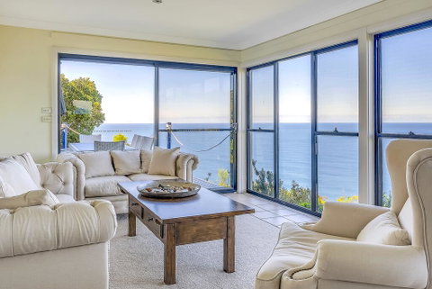 STUNNING CLIFF TOP HOME // POOL & GAMES - Hotel NSW 2