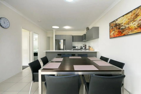 Stunning Home Near Scarborough Beach Sleeps 11 - Hotel NSW 2