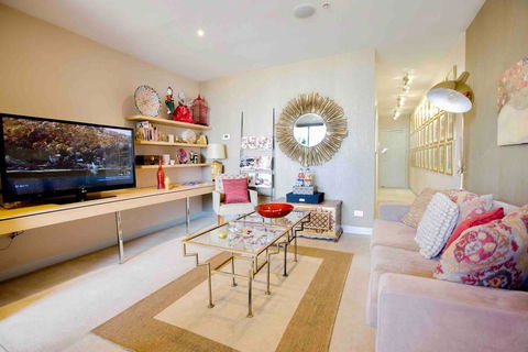 Stylish 1 Bedroom Apartment Amazing City Views - Hotel NSW 2