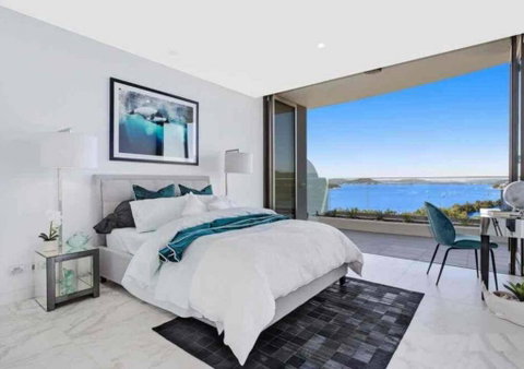 Stylish Penthouse With Views & Jacuzzi - Hotel NSW 3