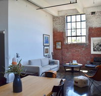 Stylish Warehouse Conversion In The Heart of Fitzroy - Hotel NSW