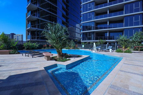 Stylist 2 Bedrooms Apartment With Pool/GYM/Parking - Hotel NSW 2