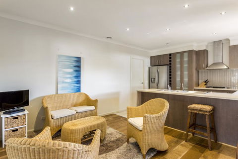 Summer Breeze - Hotel NSW 1