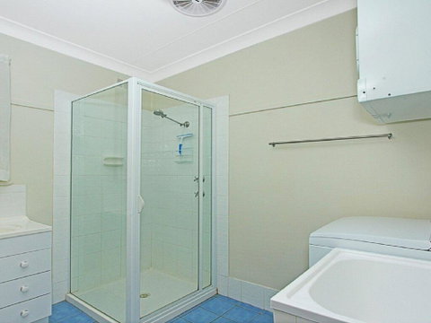 Summer Breeze - Clean And Simple, 200m To Beach - Hotel NSW 1