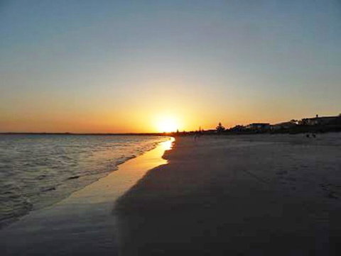 Summer Retreat @ Callala Beach - Hotel NSW 1
