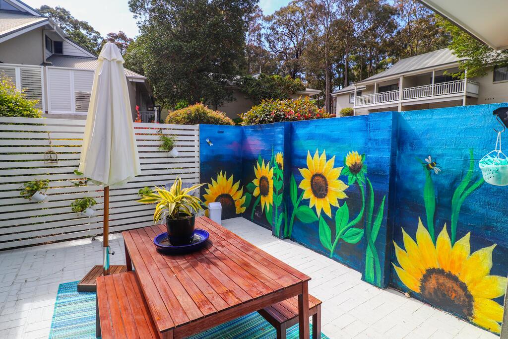 Pinny Beach NSW Hotel NSW