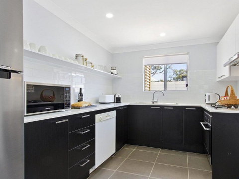 Sunset Beach - Situated Between Two Beaches And A Lake - Hotel NSW 2