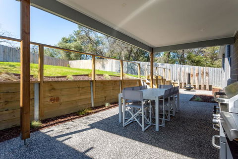 Sunshine Beach House: Brand New, Stunning - Hotel NSW 1