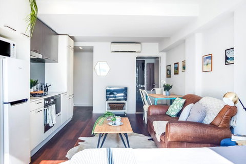 Sunshine City Loft! - Hotel NSW 3