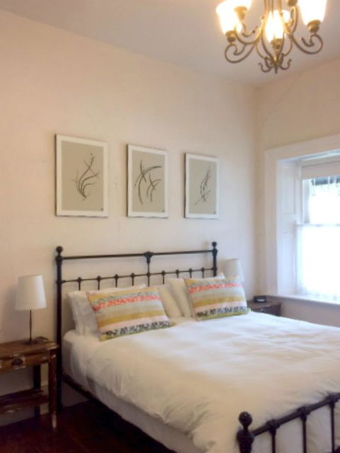 Surgeon's Cottage - Hotel NSW 3