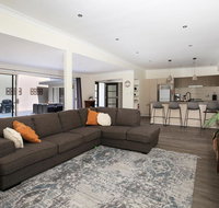 Swanway - Pet Friendly - 10 Min Walk to Beach - Hotel NSW