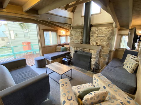 Tambo-DPA - Hotel NSW 2