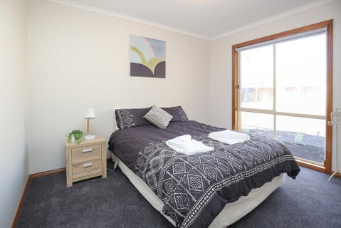 Tee Off Milura - Hotel NSW 2