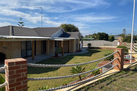 The Anchorage - Hotel NSW 0