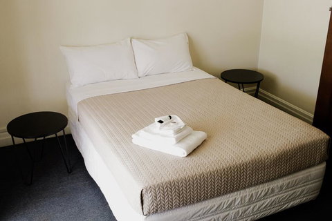 The Australian Hotel Motel - Hotel NSW 2