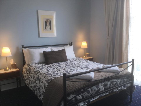 The Bank Guesthouse Glen Innes - Hotel NSW 1