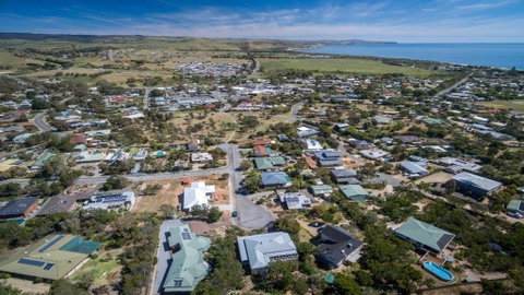 The Banksia - 3 Banksia Court, Normanville - Hotel NSW 2