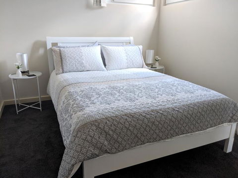 The Beach House - Hotel NSW 3