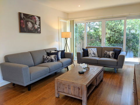 The Beach House - Hotel NSW 1