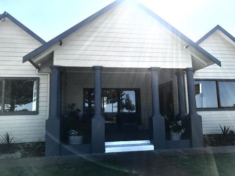 The Beach House & Villas - Hotel NSW 1