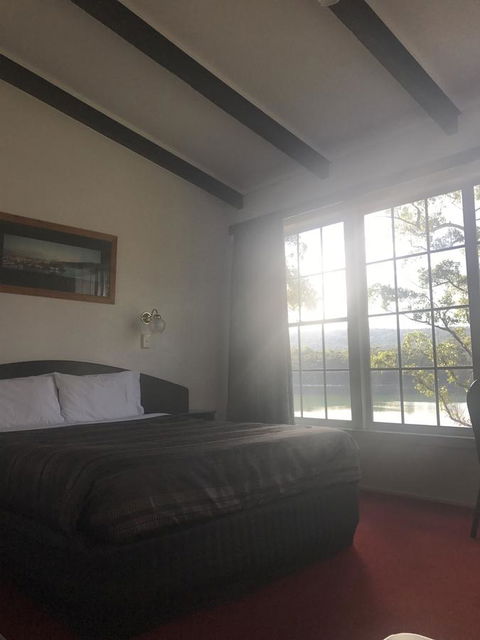 The Fox And Hounds Historic Hotel - Hotel NSW 15