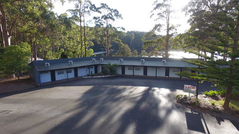 The Fox And Hounds Historic Hotel - Hotel NSW 3