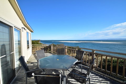 The Strand ~ On The Edge Of The Beach - Hotel NSW 14