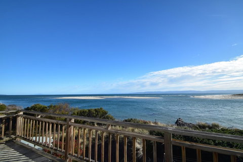 The Strand ~ On The Edge Of The Beach - Hotel NSW 17