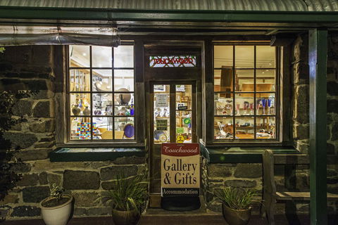 Touchwood Cottages - Hotel NSW 1