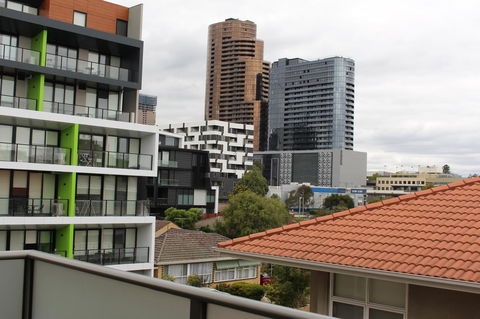 Poplar Box Hill Apartment - Hotel NSW 1