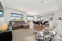 Book Dromana Accommodation Vacations Hotel NSW Hotel NSW