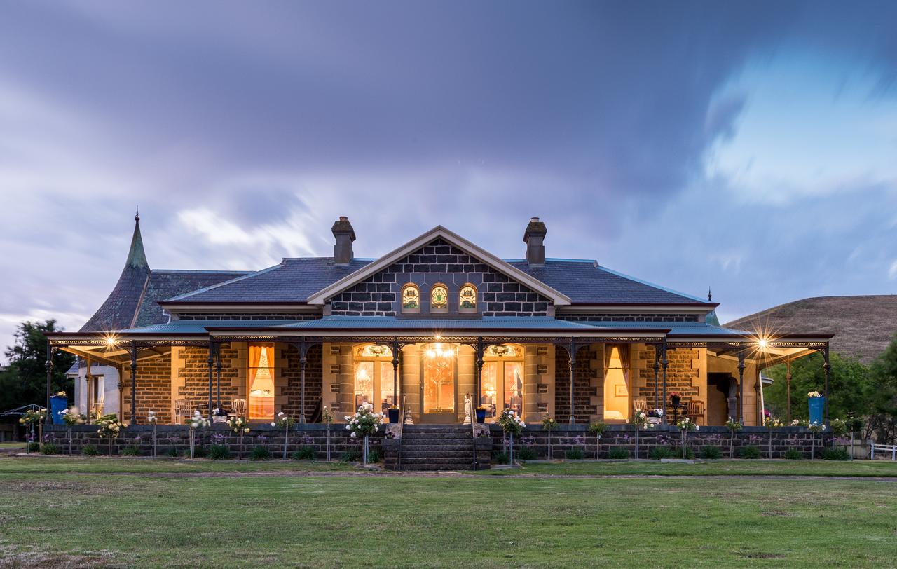Alvie VIC Hotel NSW