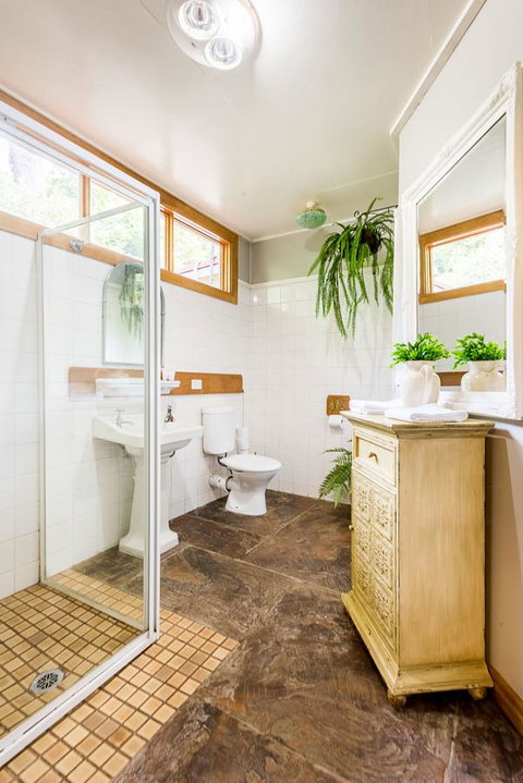 Avalon House - Hotel NSW 21