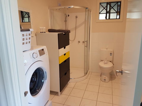 Romsey Homestay - Hotel NSW 9