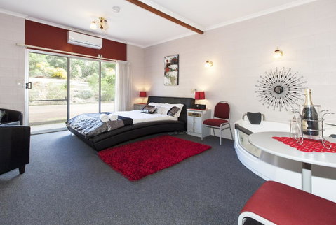 The Grampians Motel - Hotel NSW 5