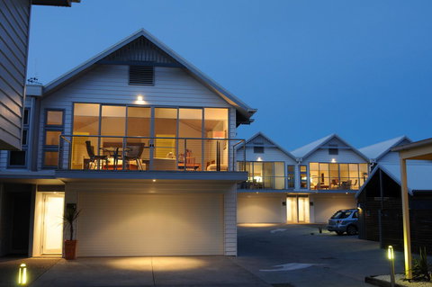 The Victoria Apartments - Hotel NSW 3