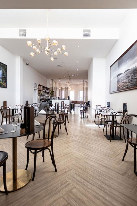 Deep Blue Hotel & Hot Springs - Hotel NSW 4