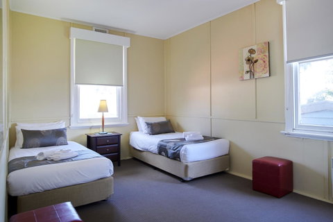 Amaroo Park - Hotel NSW 5