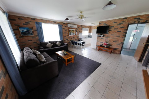 Greenvale Holiday Units - Hotel NSW 3