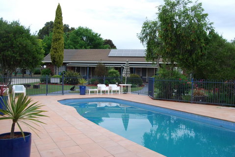 Greenvale Holiday Units - Hotel NSW 6