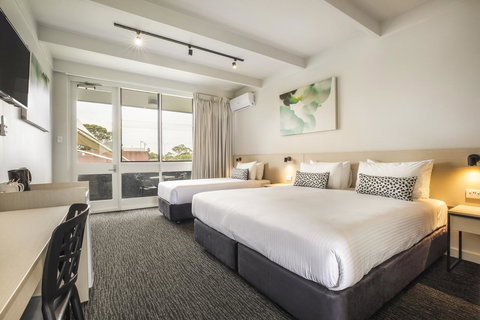 Nightcap At Seaford Hotel - Hotel NSW 1