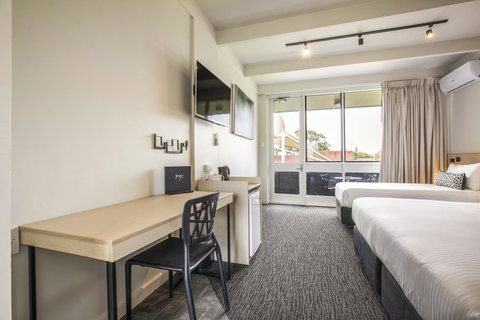 Nightcap At Seaford Hotel - Hotel NSW 29