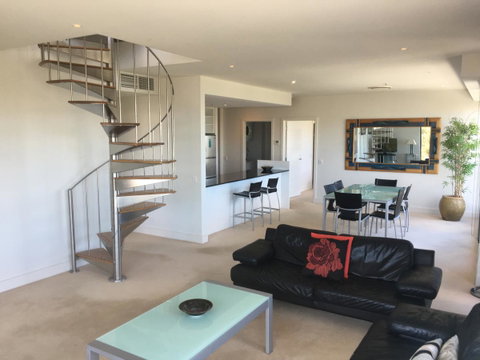 Geelong Waterfront Penthouse Apartment - Hotel NSW 3