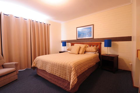 Ballymena Holiday Units - Hotel NSW 0