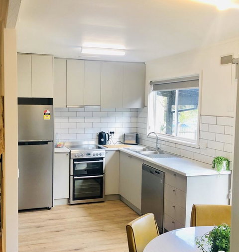 Kanasta Caravan Park - Hotel NSW 6