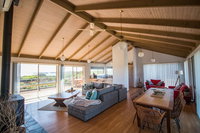 Book Peterborough Accommodation Vacations Hotel NSW Hotel NSW