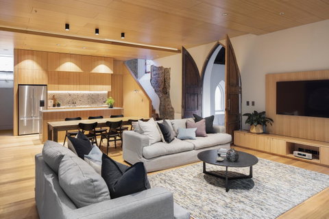 Converted Blue Stone Church - Hotel NSW 11