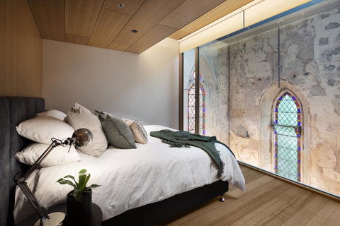 Converted Blue Stone Church - Hotel NSW 18