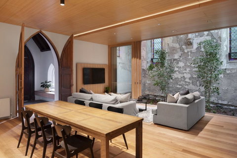 Converted Blue Stone Church - Hotel NSW 14